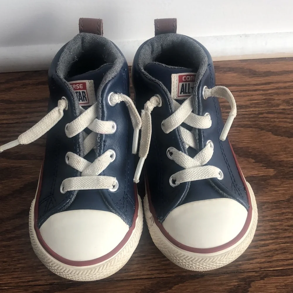 Converse - Picture 2 of 5